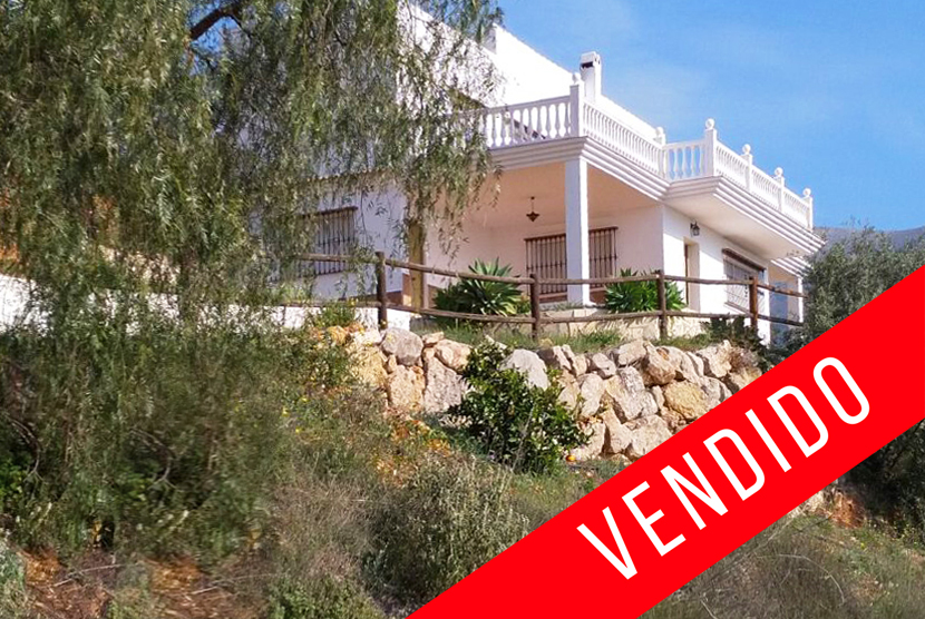 villa en alcaucin-(malaga) ·  220000€